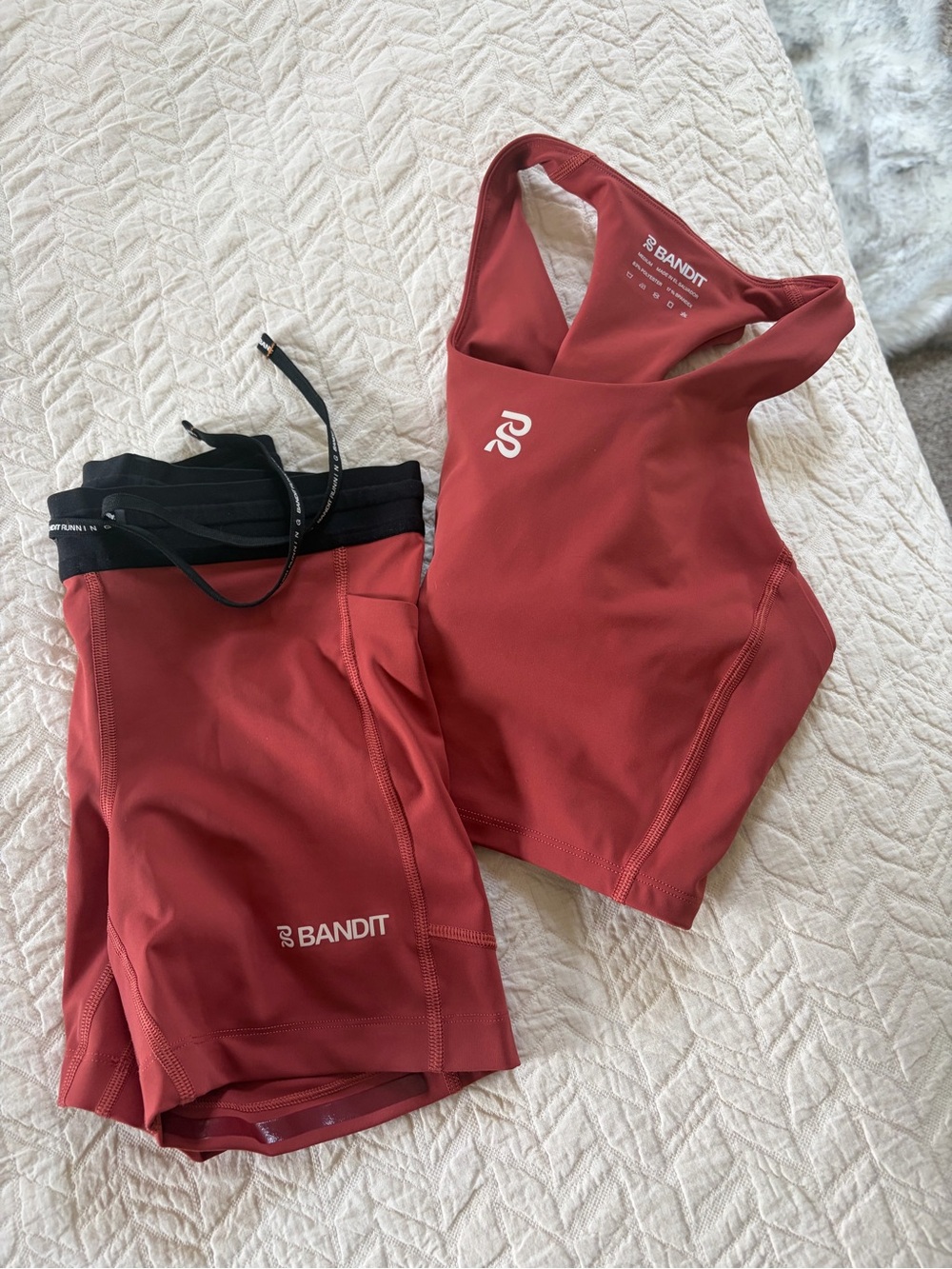Bandit Women's Stamina Crop & Shorts Set